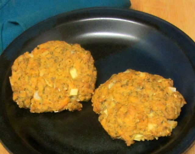 Salmon patties with quinoa - www.inhabitedkitchen.com