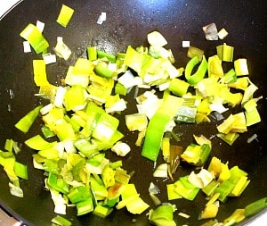 Over wintered leeks with chicken - some of the first fresh vegetables of Spring, served with mild white chicken for a quick and delightful dinner!